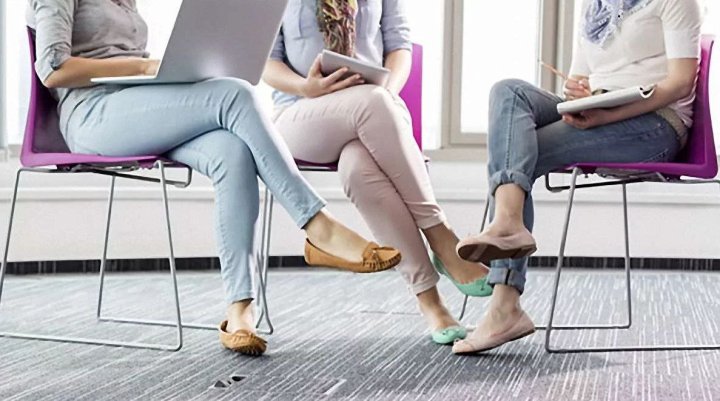 Поза «нога на ногу» крайне вредна для здоровья