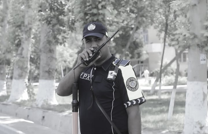 В Навои инспектор погиб после того, как его сбила машина, за рулем которой находился 16-летний мальчик