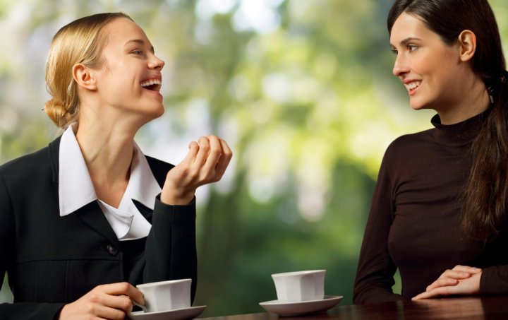 Психологи рассказали, как произвести хорошее впечатление