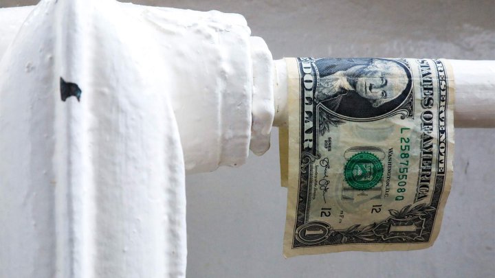 В Узбекистане курс доллара продолжает расти