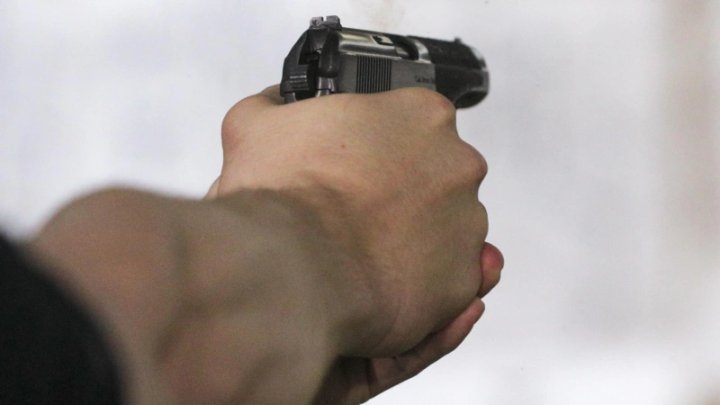 Неизвестный выстрелил в узбекистанца в Ленинградской области