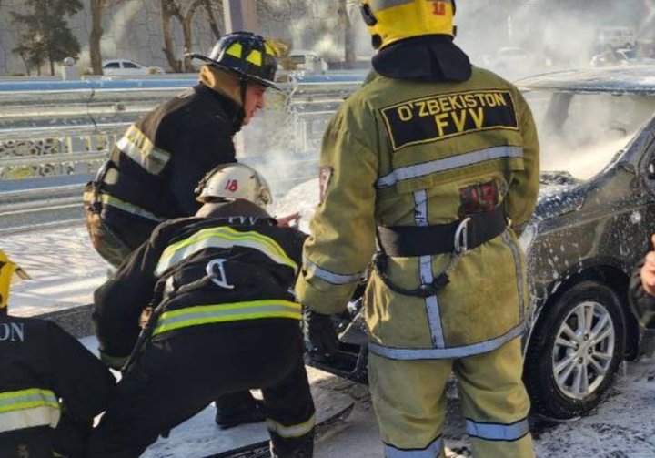 В Яккасарайском районе загорелся автомобиль «Cobalt», огонь был оперативно потушен