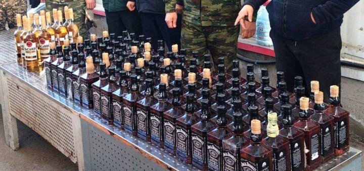 118 литров элитного алкоголя пытались незаконно ввезти в Узбекистан, спрятав его в транспортном средстве
