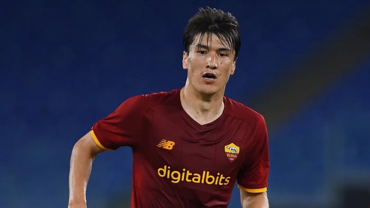 Уйдет из Ромы: Стало известно, куда перейдет узбекский нападающий Элдор Шомуродов