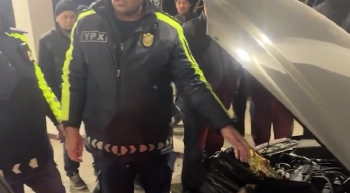 «Техника безопасности»: Мужчина перевозил из Ташкента в Термез пиротехнику, спрятав её под капот автомобиля
