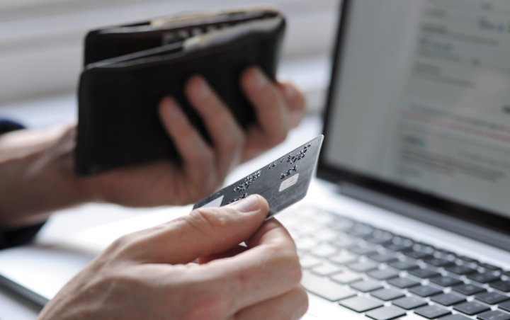 Мошенники чаще начали оформлять кредиты на узбекистанцев