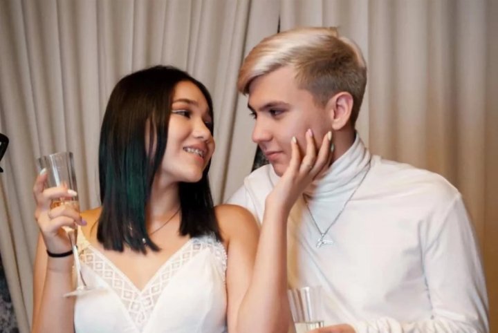 Узбекский блогер Абрик разводится с женой Имоной — видео