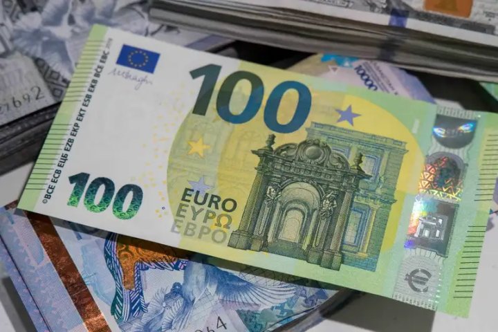 В Узбекистане взлетел курс евро