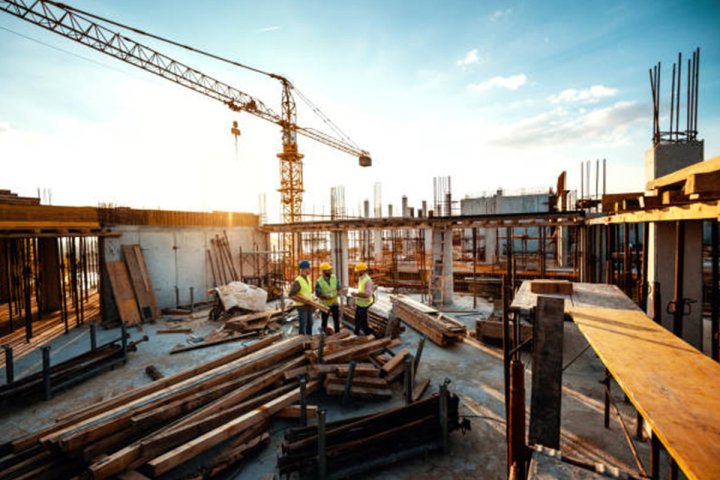 В Хорезме руководитель строительной компании подозревается в мошенничестве