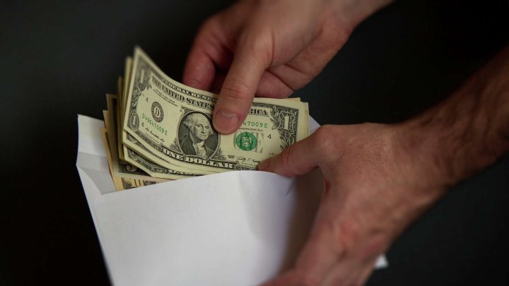 В Узбекистане изменят правила выплаты зарплат