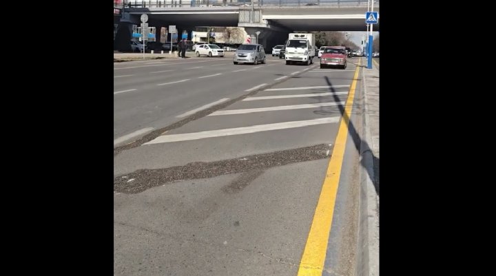 На улице Амира Темура в Ташкенте убрали современную разметку, создающую аварийные ситуации