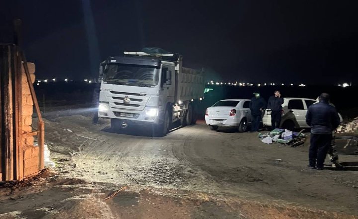 В Ташкенте наказали гражданина, который сбрасывал строительный мусор рядом с рекой Чирчик