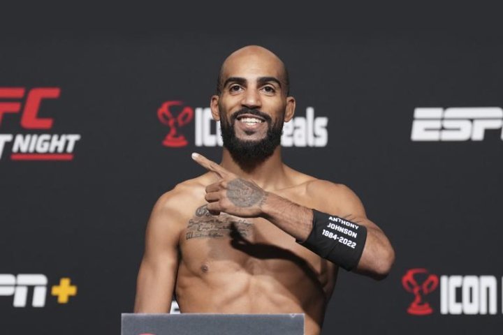 Американские боец UFC высказался о своём узбекском противнике