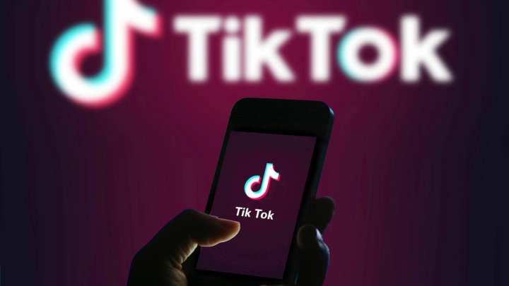 Новый тренд в TikTok: зумеры общаются шифрами