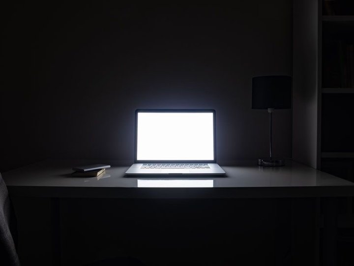 Доказано, что социальные сети усиливают чувство одиночества