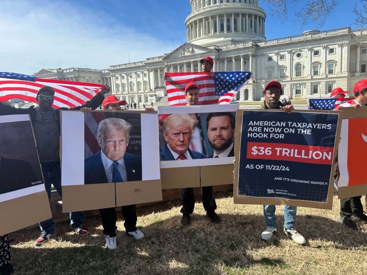 В США провели акцию против финансирования «Радио Свобода»