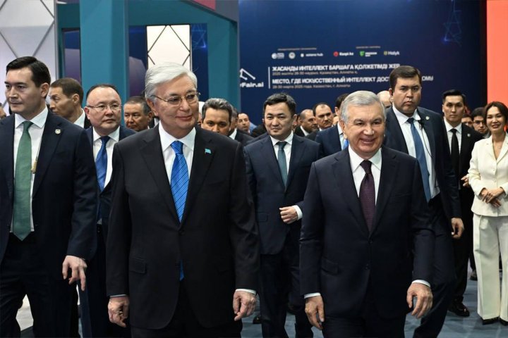 Лидеры Узбекистана и Казахстана обсудили перспективы цифровизации на выставке «AlmatyFair.ai»
