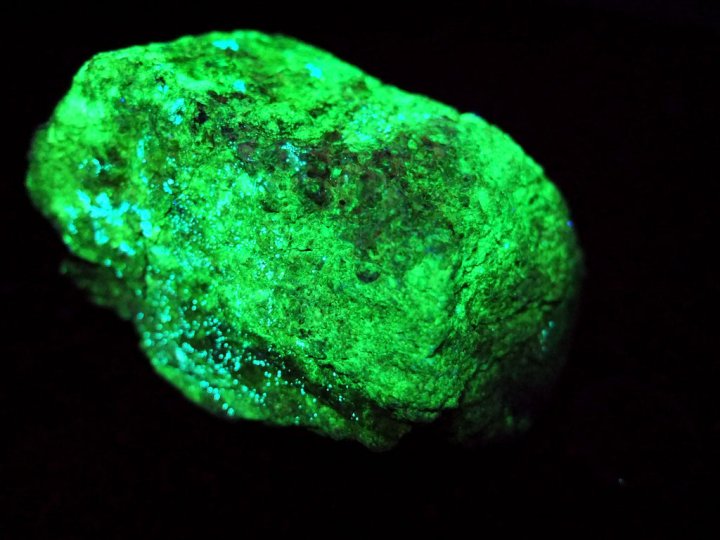 Узбекистан планирует отправлять уран во Францию с помощью России