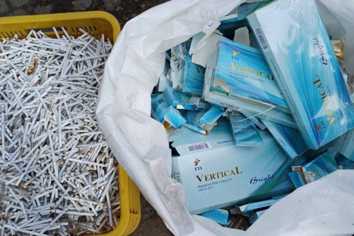 В Ташкенте уничтожили крупную партию контрабандных сигарет