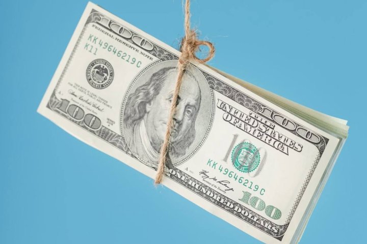 В Узбекистане упал курс доллара