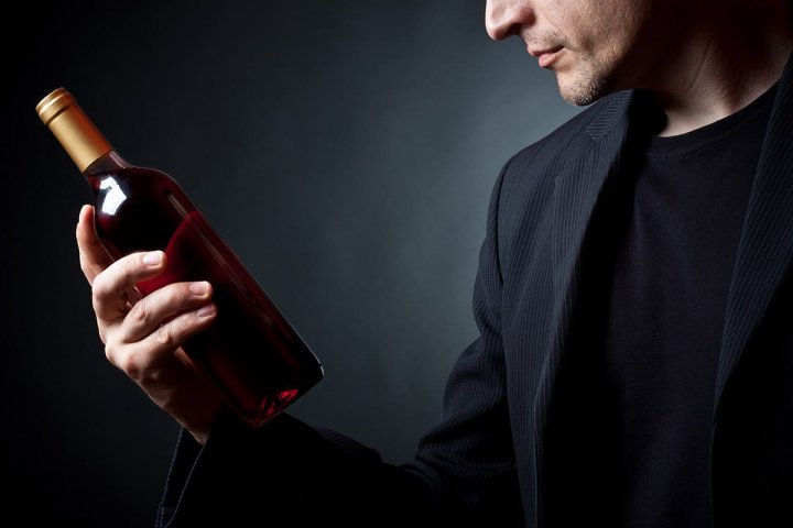 В Турции массово гибнут люди из-за поддельного алкоголя