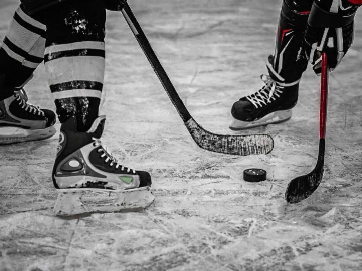 Узбекские хоккеисты одержали убедительную победу над казахской командой