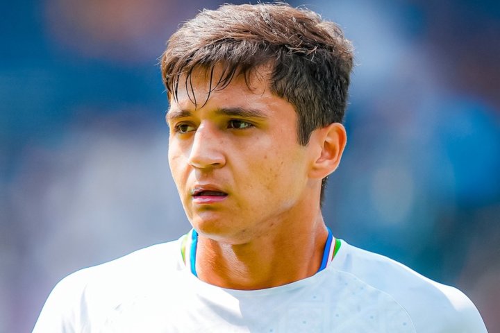 Фанаты «Манчестер Сити» предложили продать узбекского футболиста Абдукодира Хусанова