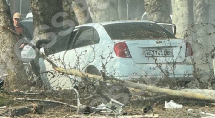 В Чиланзарском районе водитель автомобиля «Lacetti» врезался в дерево