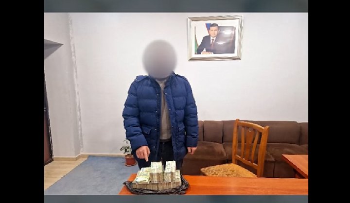 В Сурхандарье сотрудник туристической фирмы обвиняется в мошенничестве