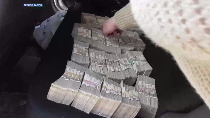 В Навои мошенника задержали при получении 1 млрд сумов