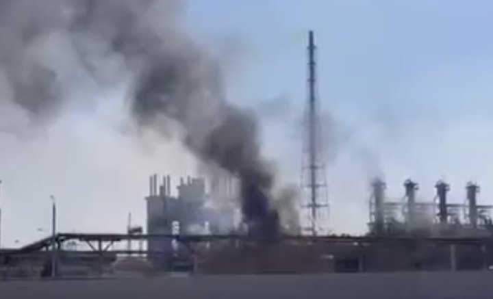 На одном из предприятий Навои произошёл взрыв, пострадали более 10 человек