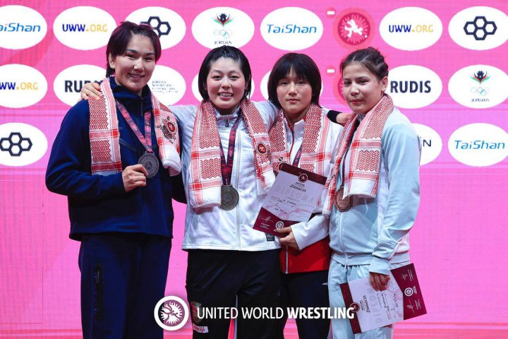 Узбекистанка Шахзода Алланиязова завоевала медаль на чемпионате Азии по борьбе