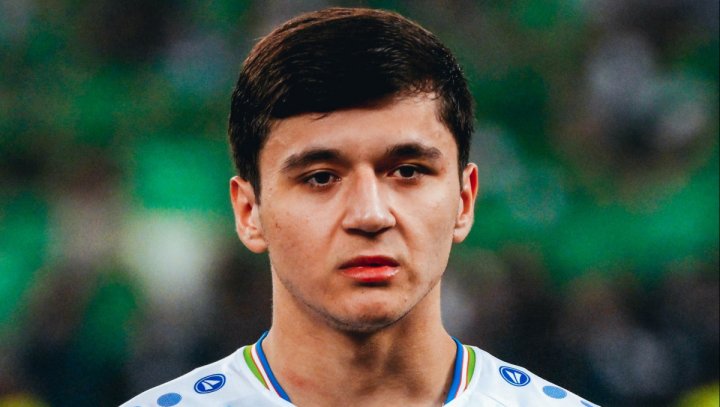 Узбекский футболист Абдукодир Хусанов не расписался на футболке «Реала» — видео