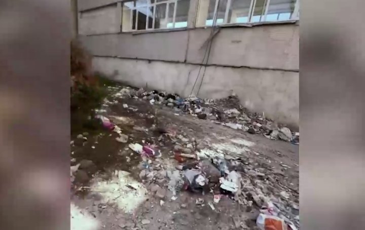 В Алмазарском районе больницу превратили в свалку, экологи разобрались с ситуацией