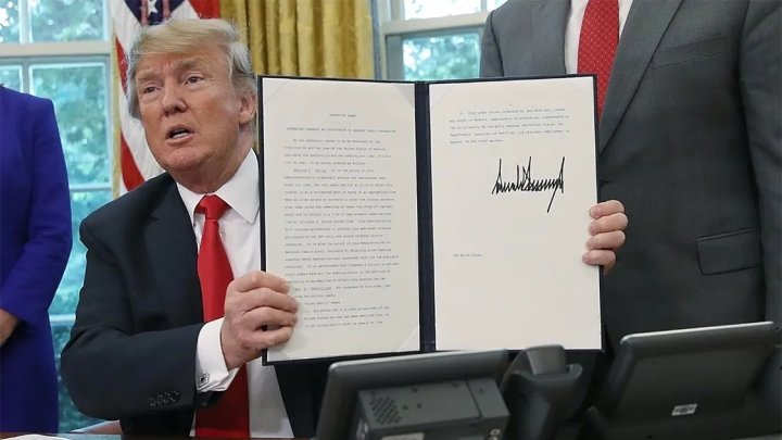 Английский язык впервые в истории стал государственным языком США