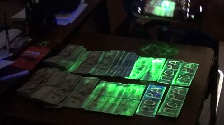 В Самарканде мошенник задержан при получении 20 тыс. долларов США