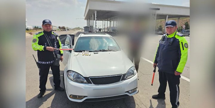 Сотрудники ДПС, на территории перевала «Камчик», пресекли перевозку Тропикамида