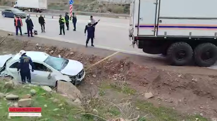 Водитель автомобиля «Cobalt» не справился с управлением и вылетел в кювет на территории перевала «Камчик»