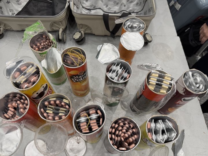 В аэропорту Ташкента сотрудники таможни выявили лекарственные препараты в упаковке из-под чипсов «Pringles»