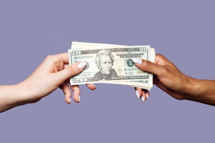 В Узбекистане снизился курс доллара