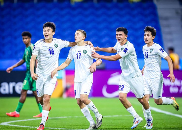 Юношеская сборная Узбекистана по футболу вновь одержала победу и вышла в плей-офф с первого места