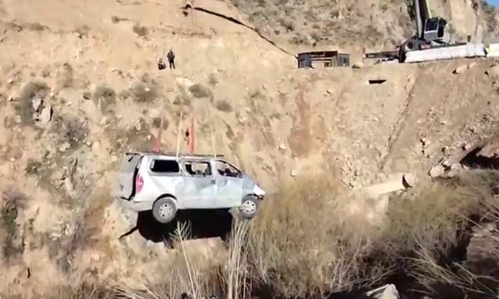 На перевале «Камчик» водитель автомобиля «Honda» не справился с управлением и вылетел в кювет