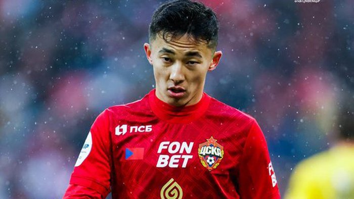 СМИ: Узбекский футболист Аббосбек Файзуллаев не может покинуть Россию из-за санкций