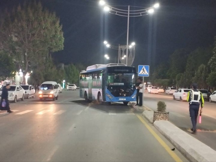 В Андижане пассажирский автобус попал в ДТП