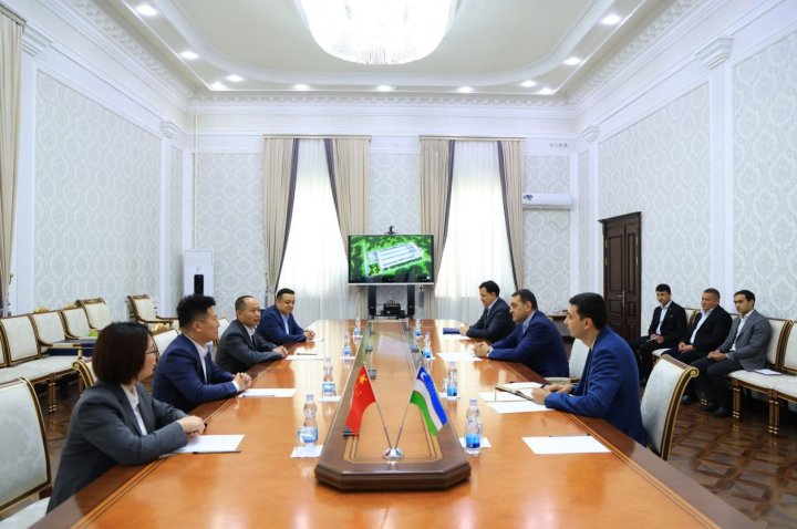 Хоким Ферганской области провел встречу с делегацией из Китая