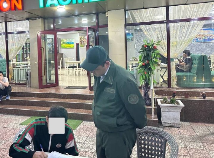 В Учтепинском районе мужчина заплатит огромный штраф за повреждение двух деревьев