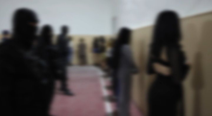 В Бухаре сотрудники ОВД провели «жёсткие» рейды по ночным клубам: девушек и мужчин заставили пройти медосмотр