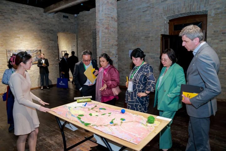 Выставки об экологии проходят в галерее Art Station в Самарканде