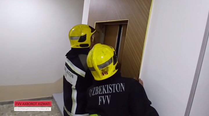 В Мирзо-Улугбекском районе четверо граждан застряли в лифте