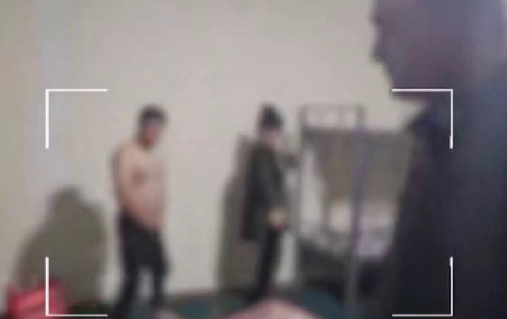 В Сурхандарье рабочий мусороперерабатывающего завода устроил притон на рабочем месте — видео